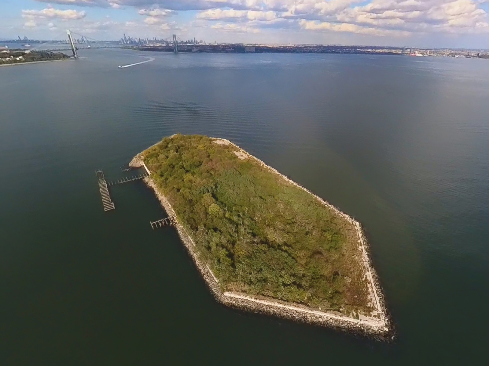 Hoffman Island in United States
